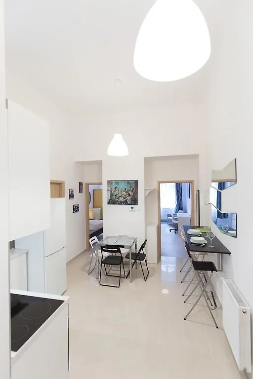Bpr Oktogon Center Apartment Budapest Hungría